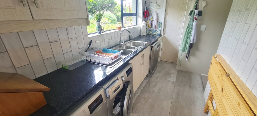 3 Bedroom Property for Sale in Village On Sea Western Cape